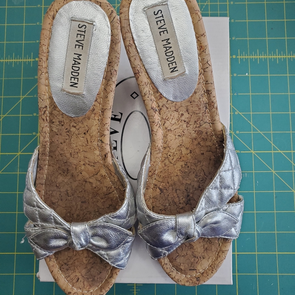 Steve Madden silver wedges